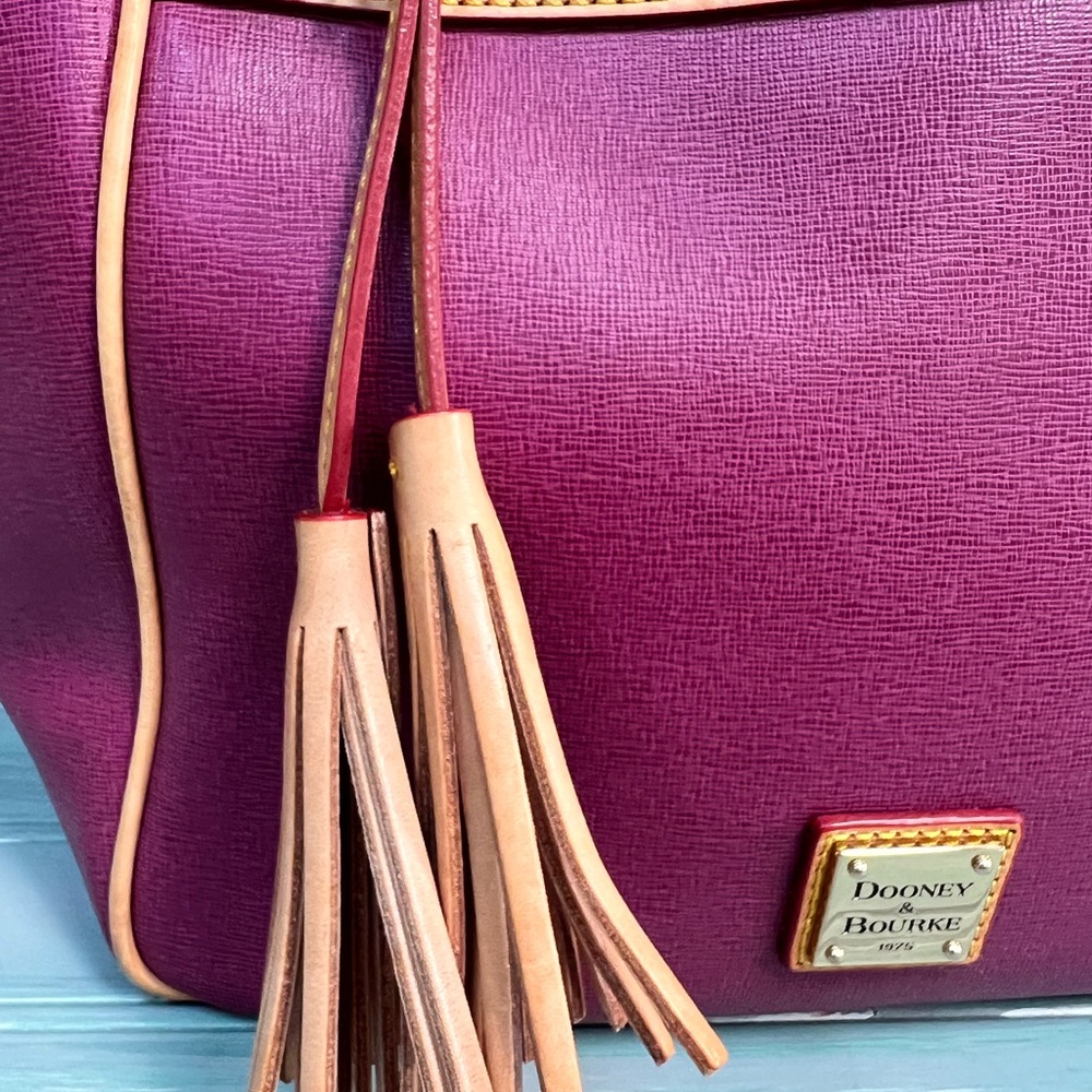 Dooney and Bourke Beautiful Tote Bag - Picture 4 of 12